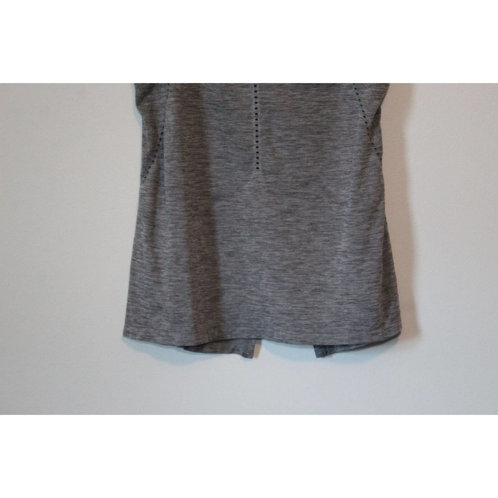 ✨2/$20 Athleta Foothill Athletic Perforated Tank Top Gray Size Small H14500 - Picture 3 of 11